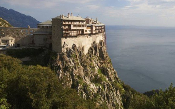 giati-to-agio-oros-einai-avato-gia-tis-gynaikes