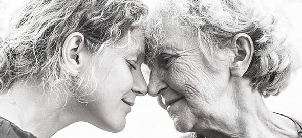42723-old-mother_590