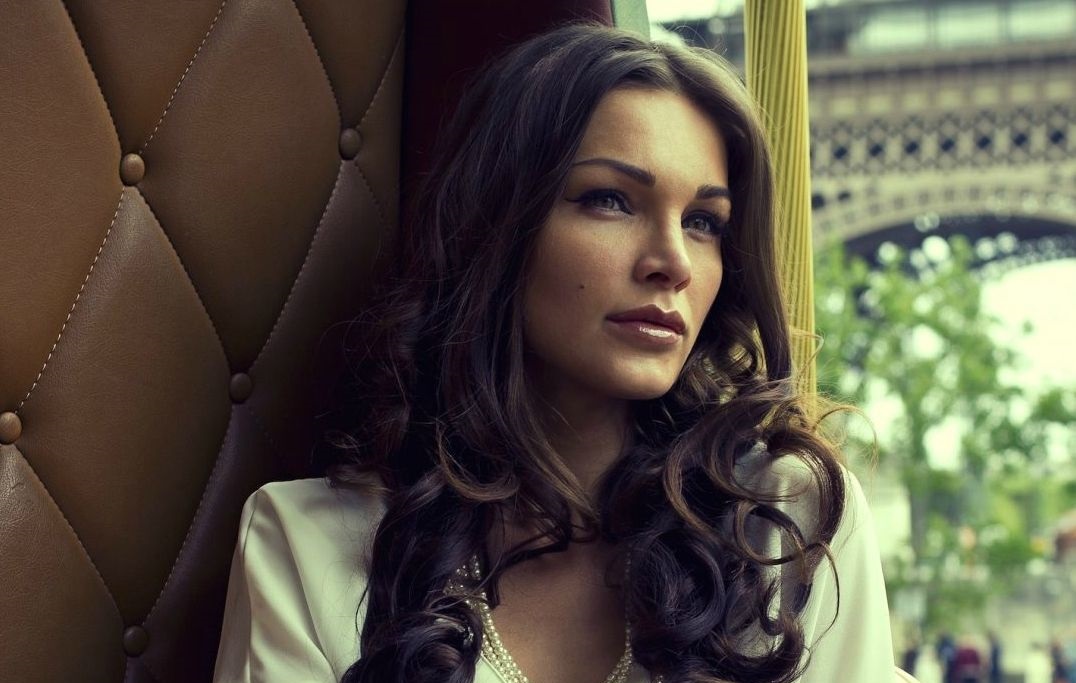d44ef553-frenchwoman-ft