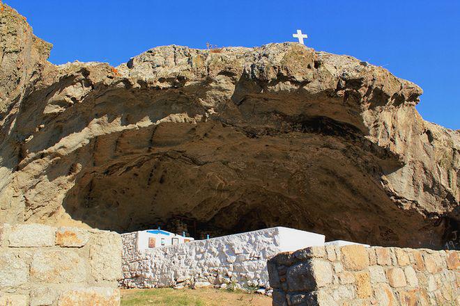 panagia-kakaviotissa-pio-omorfi-ekklisia-kosmoy-vrisketai-sti-limno