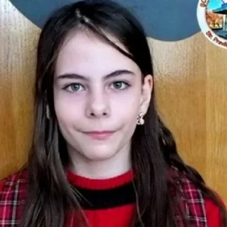 egine-mitera-sta-66-tis-kai-oloi-tin-katekrinan-simera-einai-81-chronon-kamaronei-tin-efivi-kori-tis-1