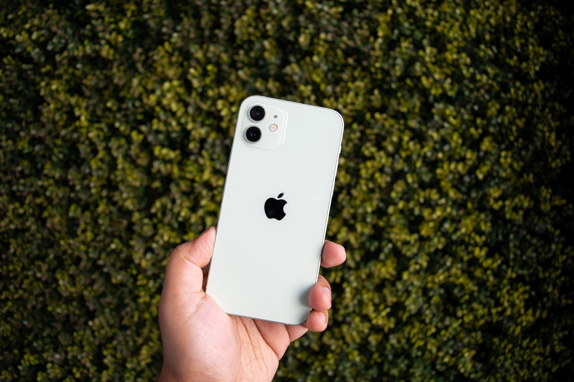 iphone-to-apple-1920×1280
