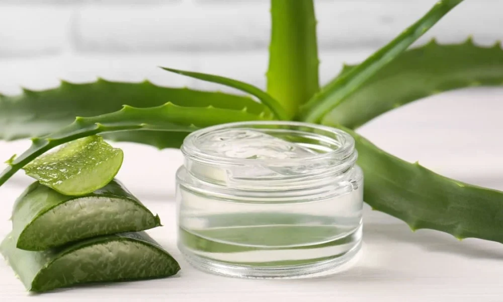 1f212320-bigstock-jar-of-cosmetic-gel-and-cut-al-478287365