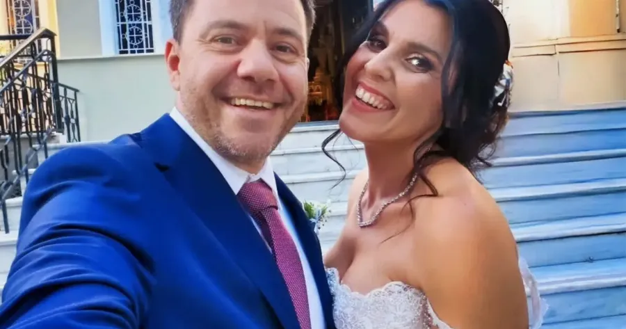 pantreftike-o-eftychis-bletsas-i-proti-fotografia-tou-gamprou-kai-tis-entyposiakis-nyfis