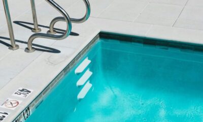 23968315-pisina-900×473