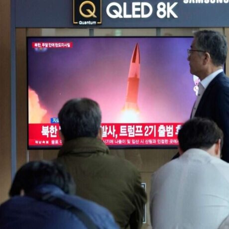 ektakto-tora-i-voreia-korea-ektoxefse-pyravlous