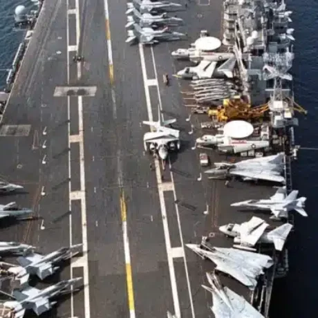 20140725_012522_apcajos_iraq_nimitz_003uc-696×392-1