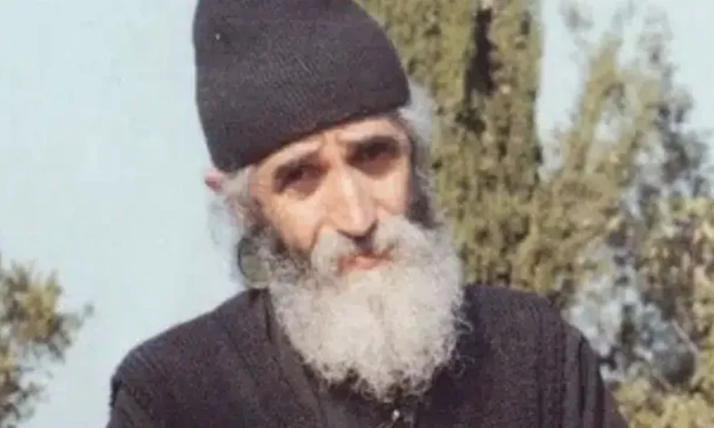 agios-paisios-ti-na-kanete-otan-o-theos-den-akouei-tin-prosefchi-sas