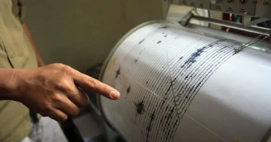 ektakto-tora-poly-megalos-seismos-sti-chora-mas-prin-ligo-1-900×473
