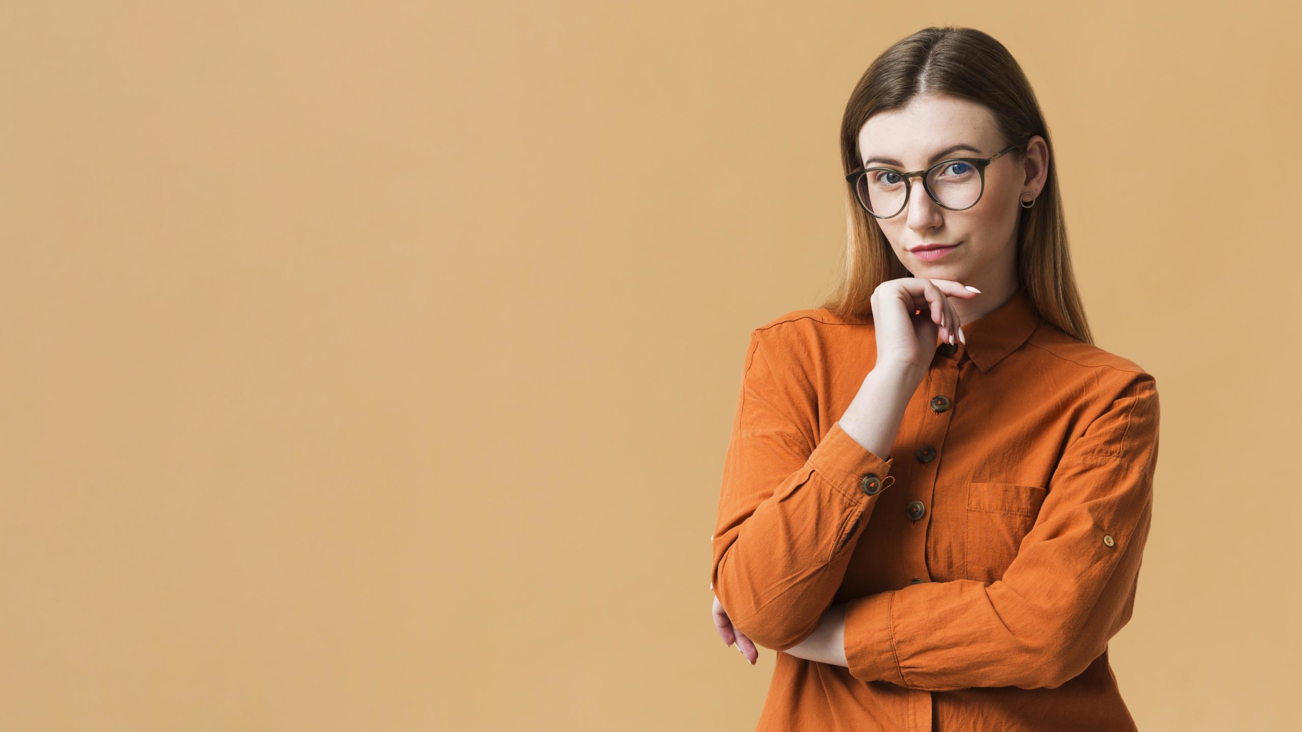 copy-space-young-woman-scaled