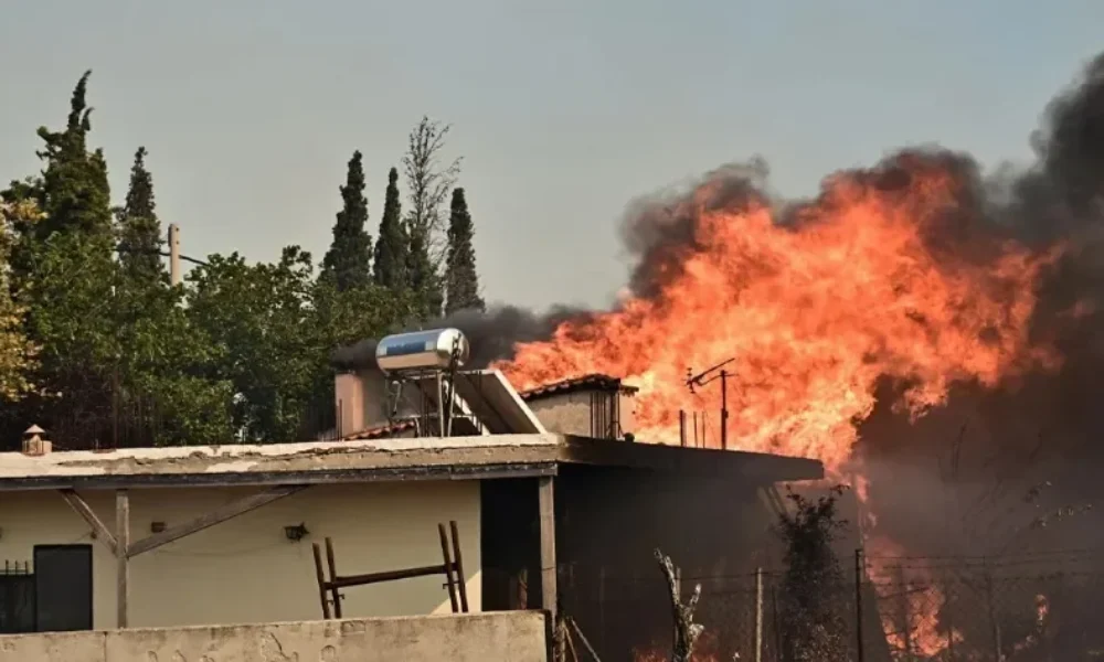 efialtis-tora-pyrini-kolasi-kaigontai-spitia-anexelegktes-4-foties-900×473