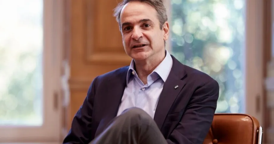 kazani-pou-vrazei-i-nd-tous-teleiose-o-mitsotakis-choris-na-ftaine