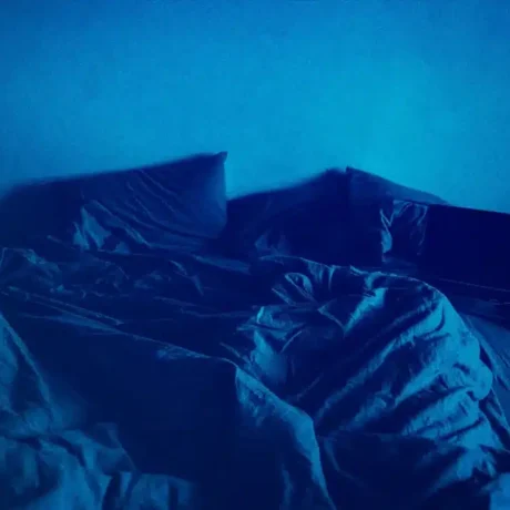 navy-bed-sheets-1068×712-1