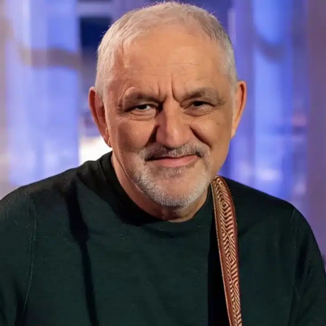 ektakti-eidisi-gia-ton-tragoudisti-niko-portokaloglou