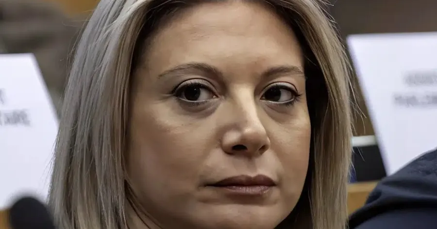 exalli-i-maria-karystianou-me-chydaio-skitso-gia-ta-tempi