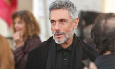 stavros-zalmas-den-me-plisiaze-anthropos-otan-emathan-gia-to-AIDS_1761312349-1200×800-1