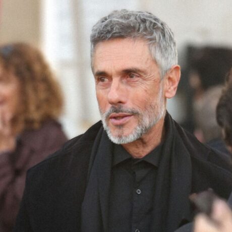 stavros-zalmas-den-me-plisiaze-anthropos-otan-emathan-gia-to-AIDS_1761312349-1200×800-1
