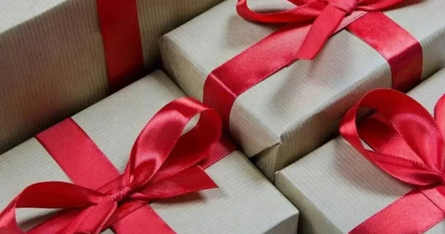 eortologio-30-oktovriou-megali-giorti-tis-orthodoxias-avrio-i-thavmatourgi-agia-pou-giortazei-me-to-panemorfo-onoma-pou-leme-chronia-polla-1-900×473