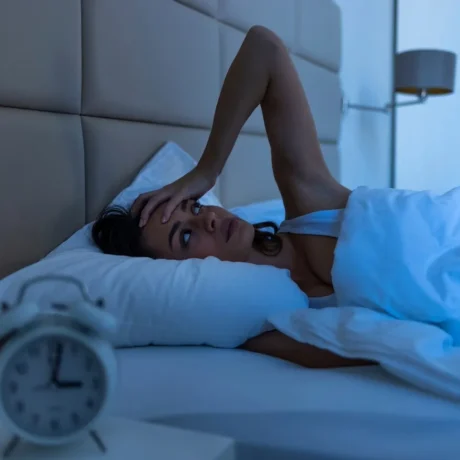 woman-cant-sleep