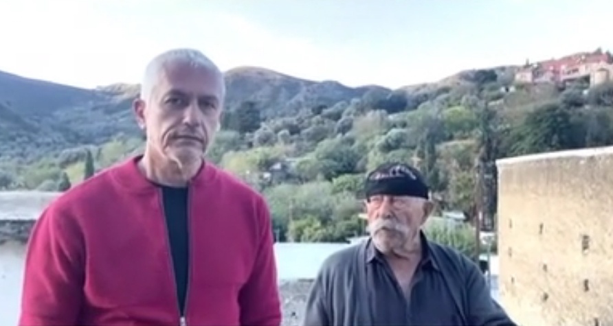 ektakto-apo-vorizia-molis-to-apokalypse-o-pappous