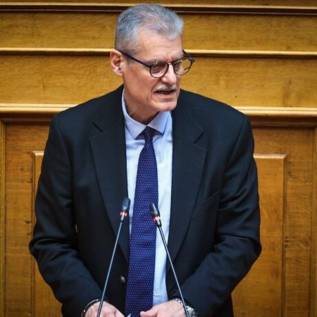 paraitisi-ekplixi-apo-tin-politiki-prostasia (1)