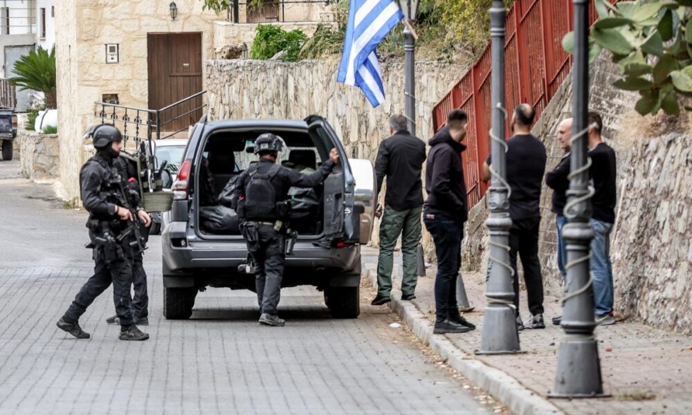 [381643] ΠΕΡΙΣΤΑΤΙΚΟ ΜΕ ΠΥΡΟΒΟΛΙΣΜΟΥΣ ΜΕ ΑΠΟΤΕΛΕΣΜΑ ΝΕΚΡΟΥΣ ΚΑΙ ΤΡΑΥΜΑΤΙΕΣ ΣΗΜΕΙΩΘΗΚΕ ΣΤΑ ΒΟΡΙΖΙΑ ΗΡΑΚΛΕΙΟΥ ΚΡΗΤΗΣ  (ΣΤΕΦΑΝΟΣ ΡΑΠΑΝΗΣ / EUROKINISSI)