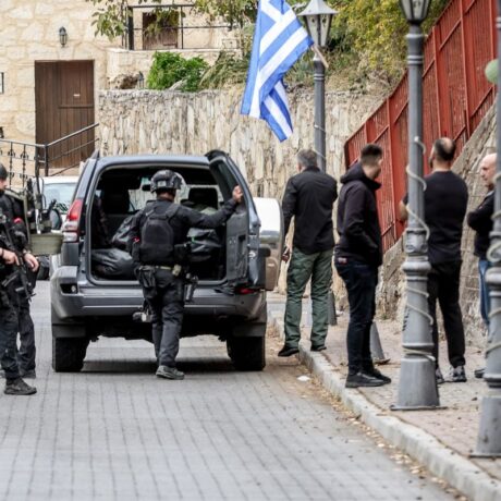 [381643] ΠΕΡΙΣΤΑΤΙΚΟ ΜΕ ΠΥΡΟΒΟΛΙΣΜΟΥΣ ΜΕ ΑΠΟΤΕΛΕΣΜΑ ΝΕΚΡΟΥΣ ΚΑΙ ΤΡΑΥΜΑΤΙΕΣ ΣΗΜΕΙΩΘΗΚΕ ΣΤΑ ΒΟΡΙΖΙΑ ΗΡΑΚΛΕΙΟΥ ΚΡΗΤΗΣ  (ΣΤΕΦΑΝΟΣ ΡΑΠΑΝΗΣ / EUROKINISSI)