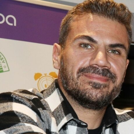 ektakto-gia-aki-petretziki