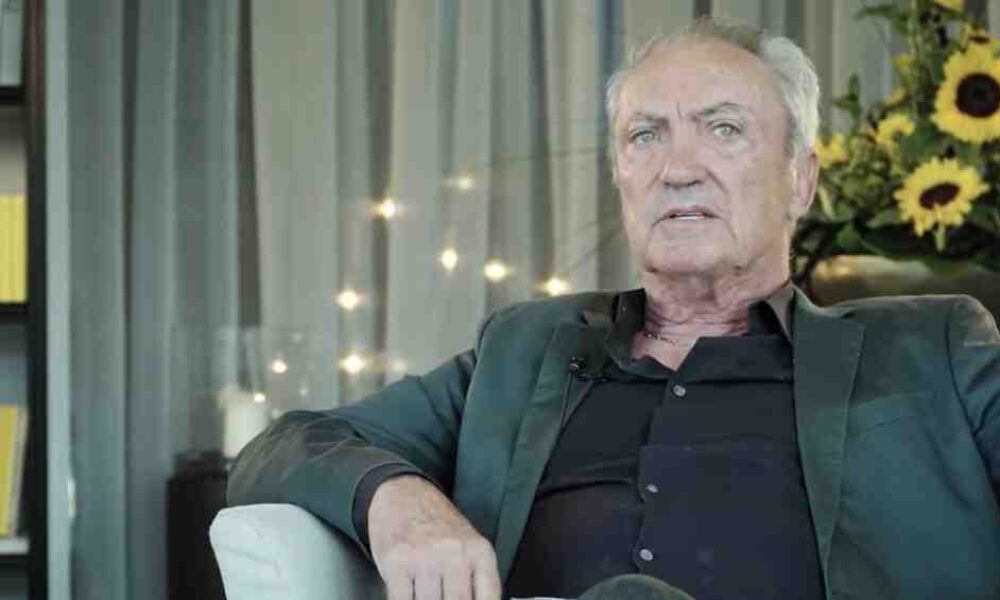 ektakto-8211-efyge-apo-ti-zoi-agapimenos-ithopoios