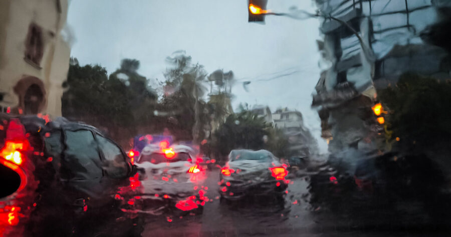 plimmyrisan-oi-dromoi-stin-athina-kollisan-ta