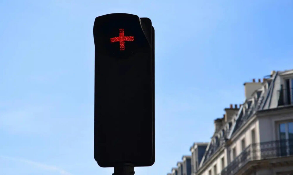 o-ellinikos-stavros-bainei-sta-fanaria-ti