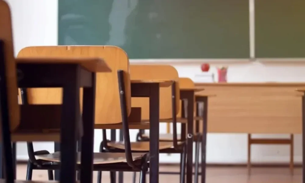 goneis-pposoxn-giati-stis-3-dekemvriou-den-tha-ginoun-mathimata-se-ola-ta-scholeia-900×473