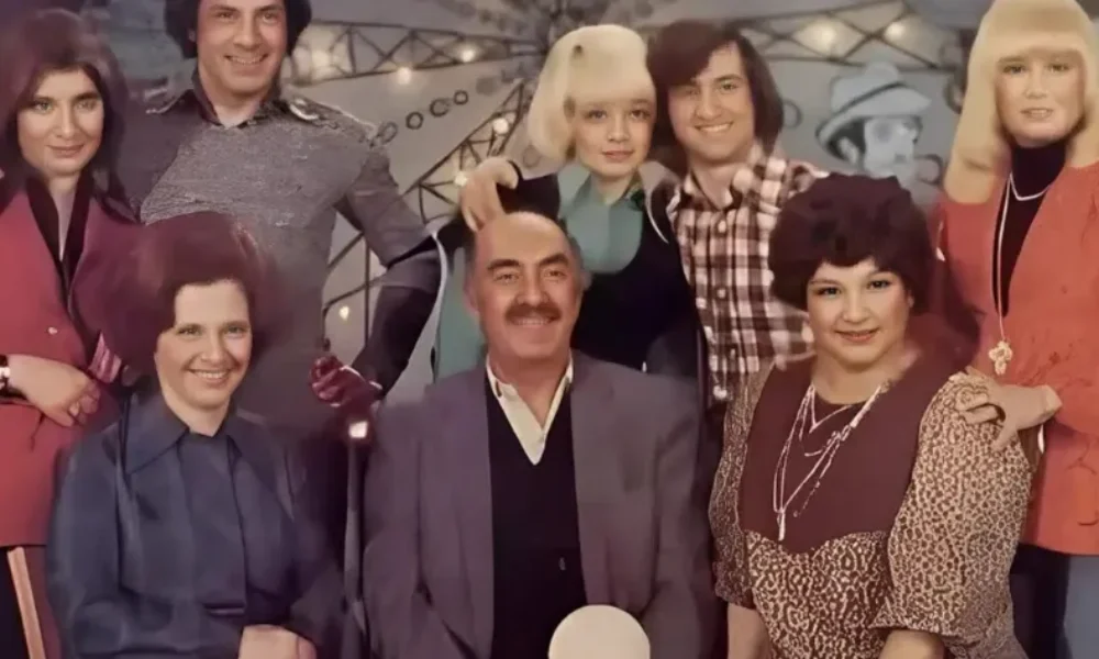 i-axechasti-seira-ton-paidikon-mas-chronon-pou-kathilone-tous-tiletheates-gia-7-chronia-alla-diasothike-mono-1-epeisodio