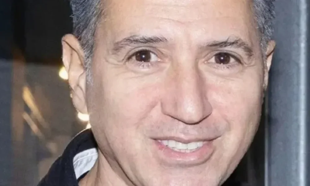 panellinia-sugkivnsn-gia-ton-tragoudisti-dimitri-kokota-900×473-1