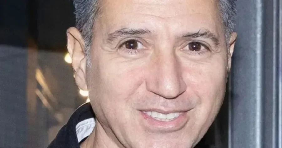 panellinia-sugkivnsn-gia-ton-tragoudisti-dimitri-kokota-900×473-1