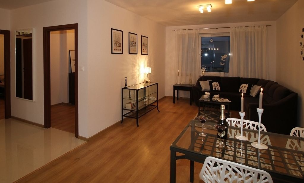 petaxte-tin-afti-i-oikiaki-syskevi-einai-enochi