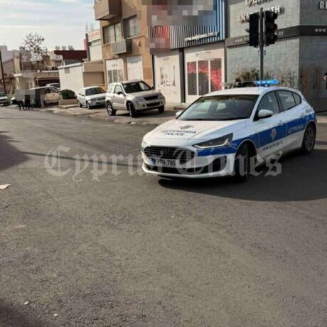 ektakto-8211-kleistike-spiti-tis-ki-apeilei-na (2)