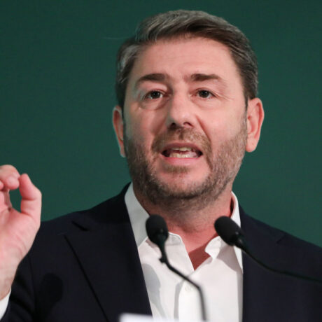 ragdaies-politikes-exelixeis-paraiteitai-o-androulakis-apo-to