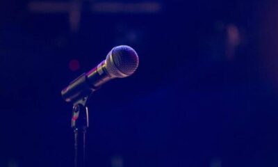 aftos-einai-ellinas-tragoudistis-pou-epiasan-gia-forodiafygi-kano-filanthropiko-ergo_1757316690-1200×900