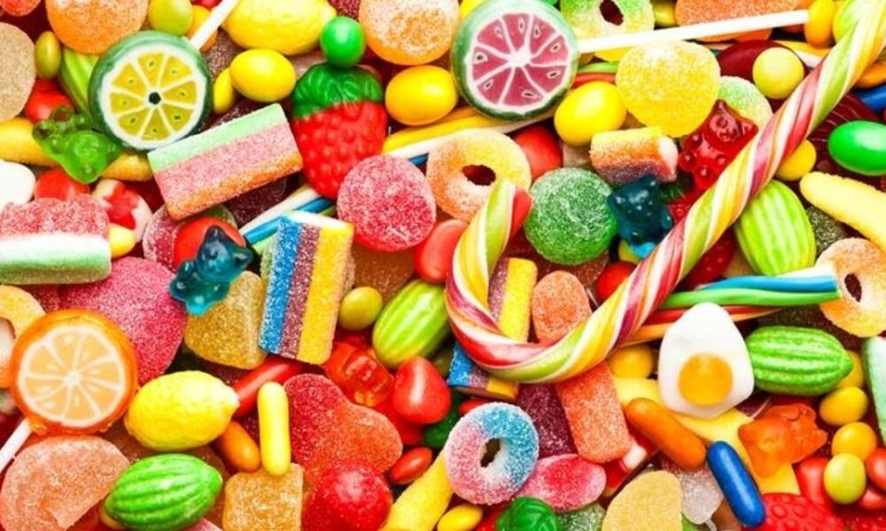 o-efet-anakalei-pasignostes-karameles-pou-polountai-se (1)