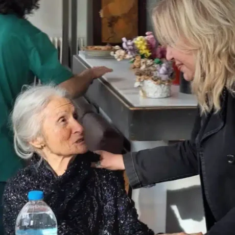 betti-valassi_1-768×987