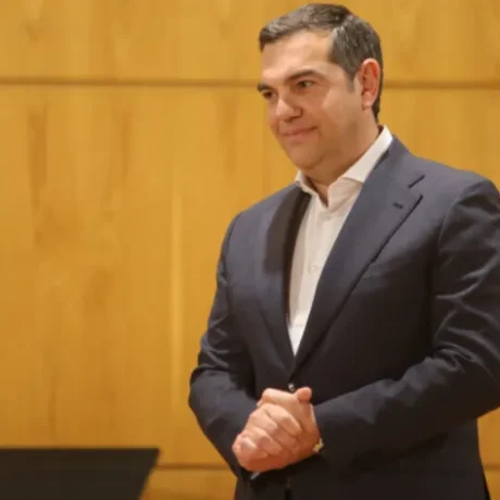 ektaktn-dysarestn-eidisi-gia-alexi-tsipra-ligo-prin-tin-parousiasi-tis-ithakis