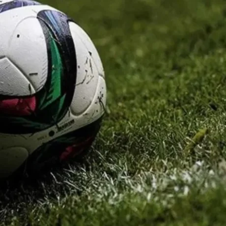 ektakto-synelifthi-pasignostos-podosfairistis-ti-synevn-sok-poios-einai