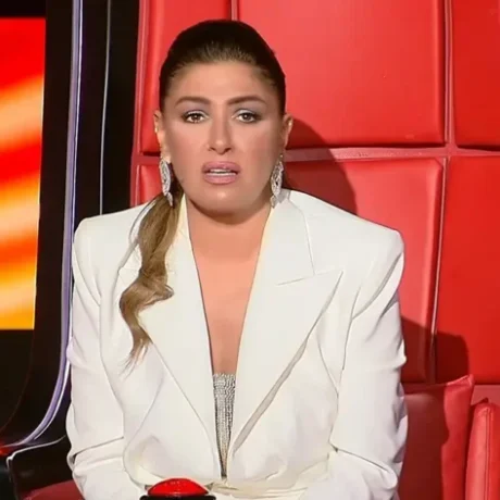 elena-paparizoy-900×473