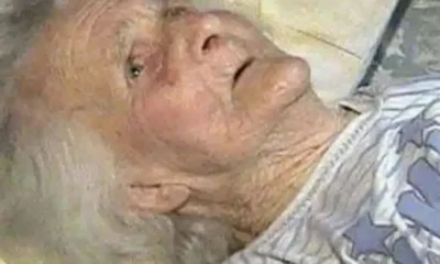 enas-gios-pige-ti-mitera-tou-se-ena-girokomeio-opou-tin-episkeptotan-kata-diastimata