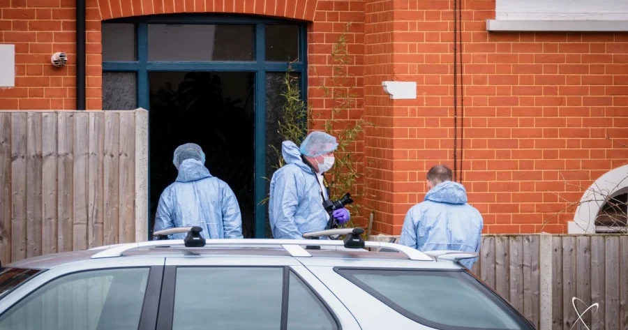 gjow6q5xcaadevy-900×473-1