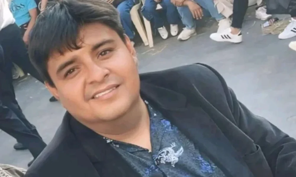 mixcollage-08-dec-2025-12-45-am-9673-900×473