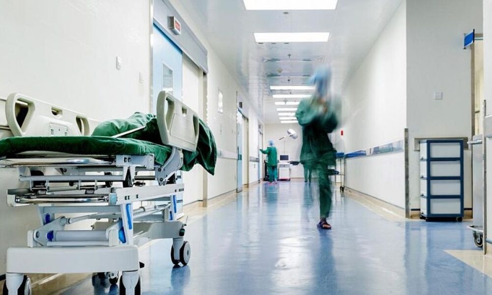 entovn-annsyxia-gia-tin-agapimeni-tragoudistria-xana