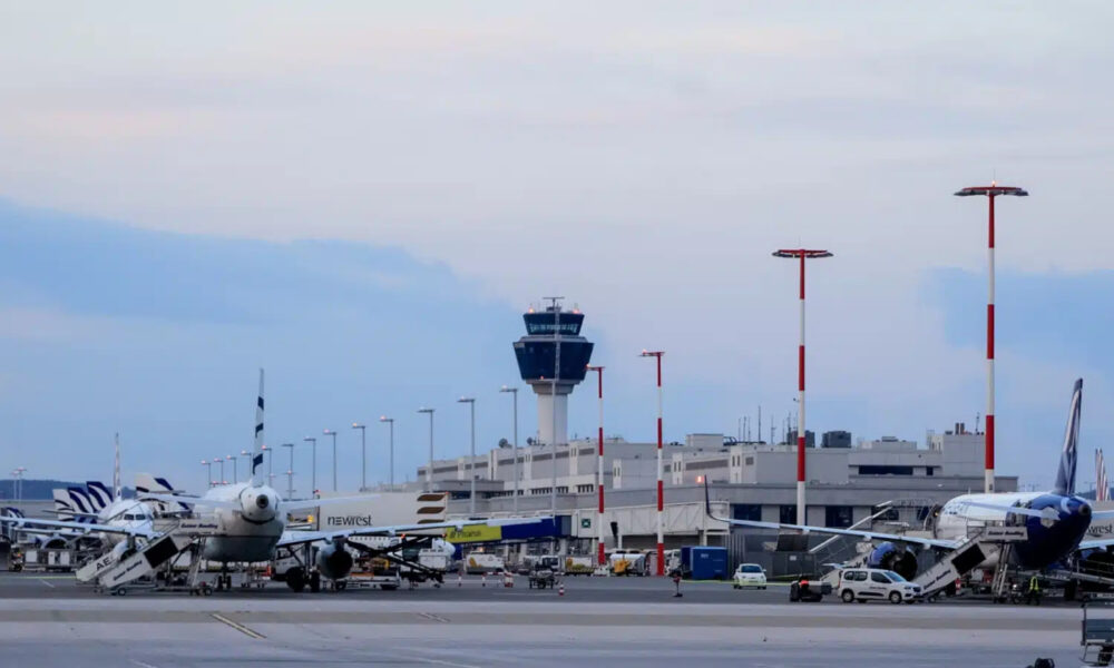 ektakto-synagermos-sta-ellinika-aerodromia-8211-ti