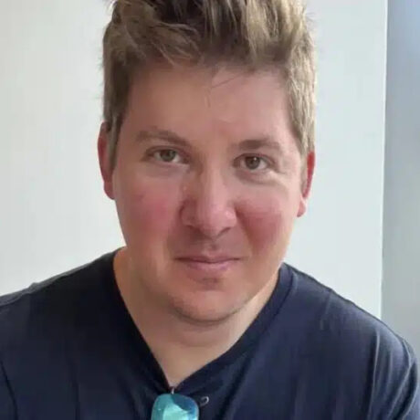 agnoeitai-gia-38i-mera-o-33chronos-giatros-alexis